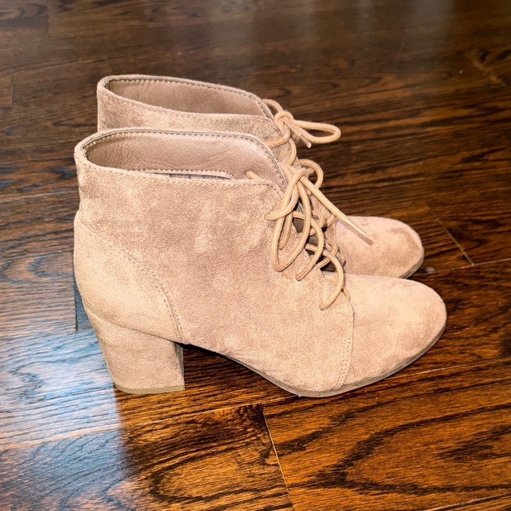 Steve madden madden girl torch lace up ankle booties size7
